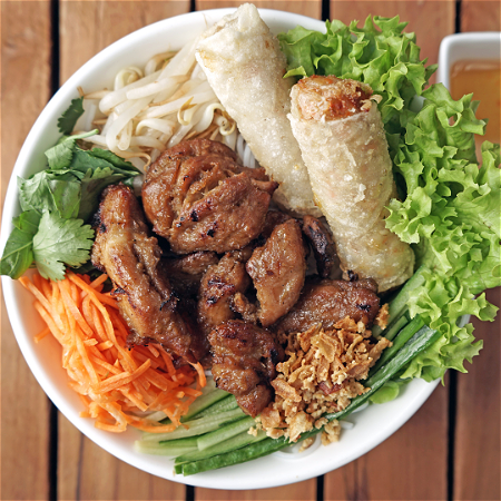 Bun Ga Nuong | Salad Bowl Grilled Chicken